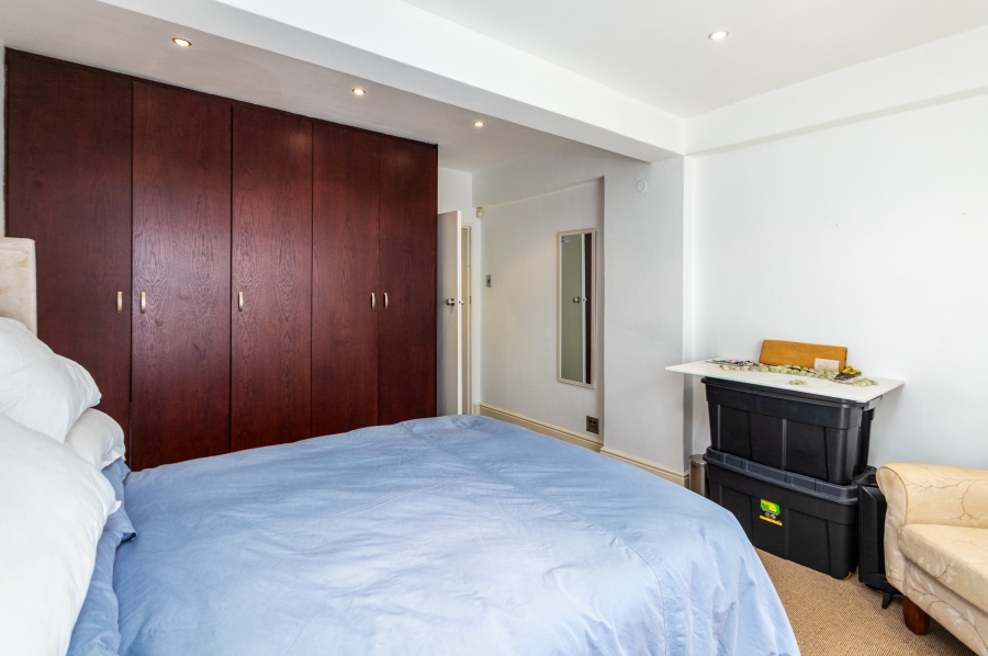 2 Bedroom Property for Sale in Sea Point Western Cape